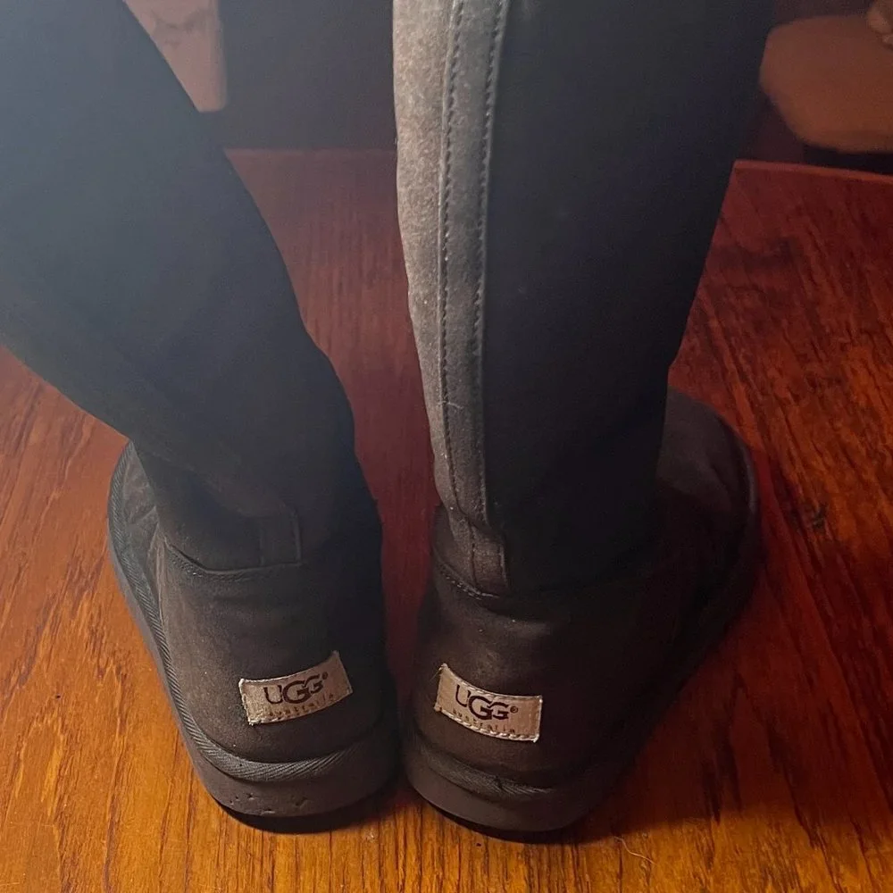 Ugg tall winter boots size 7 brown